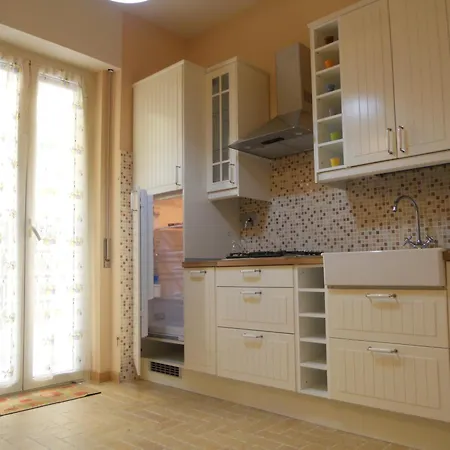 Grande Casa Con Terrazzo *